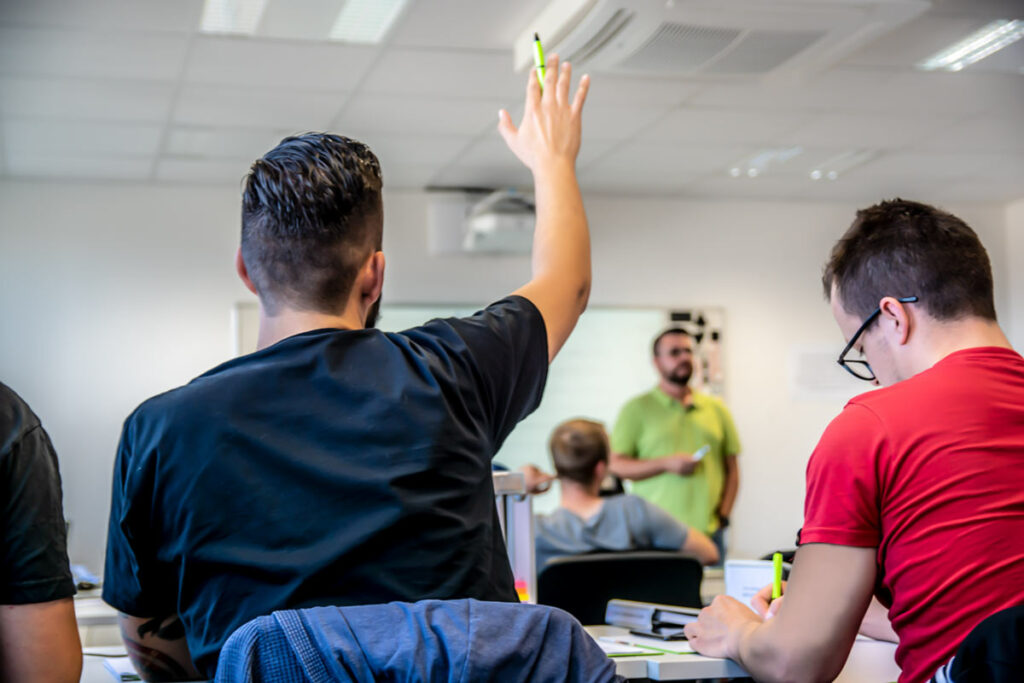 Lokf Hrer Werden Mit Der Umschulung Der Hsl Akademie Gmbh